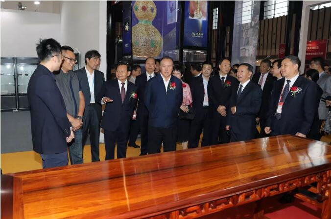 D:\wy\轻工动态\轻工动态\2019上的信息及起草稿\其它上网信息\首届中国工艺美术博览会在南京开幕\QQ截图7.jpg D:\wy\轻工动态\轻工动态\2019上的信息及起草稿\其它上网信息\首届中国工艺美术博览会在南京开幕\QQ截图7.jpg